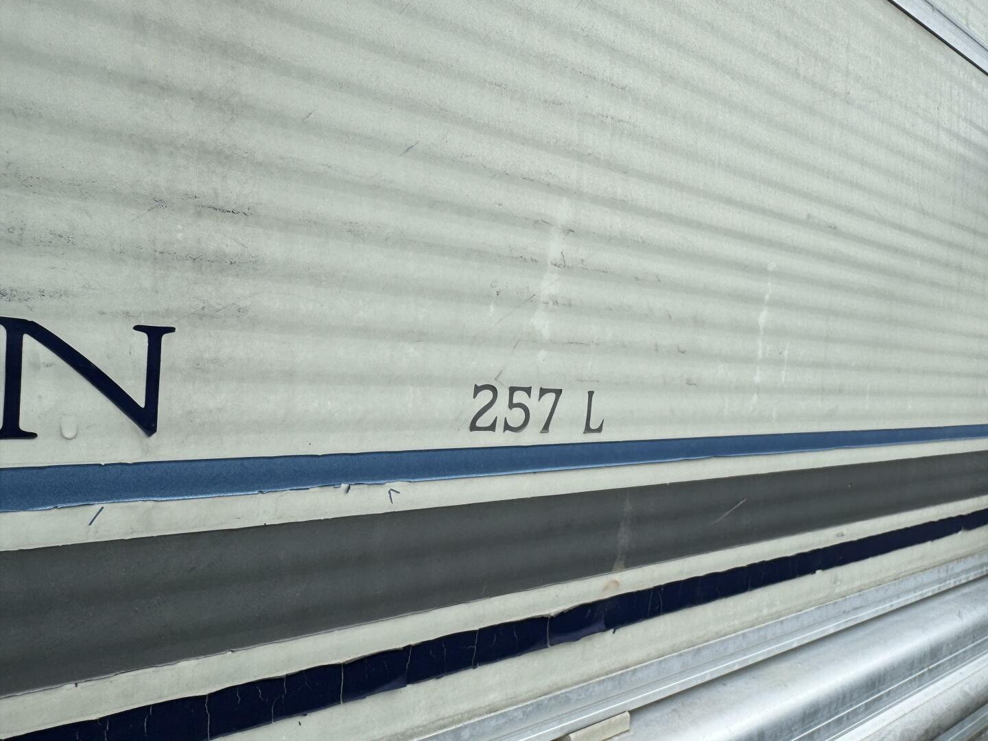 Slide: The Image of Bennington 257L Pontoon Boat 2002 - 5302203