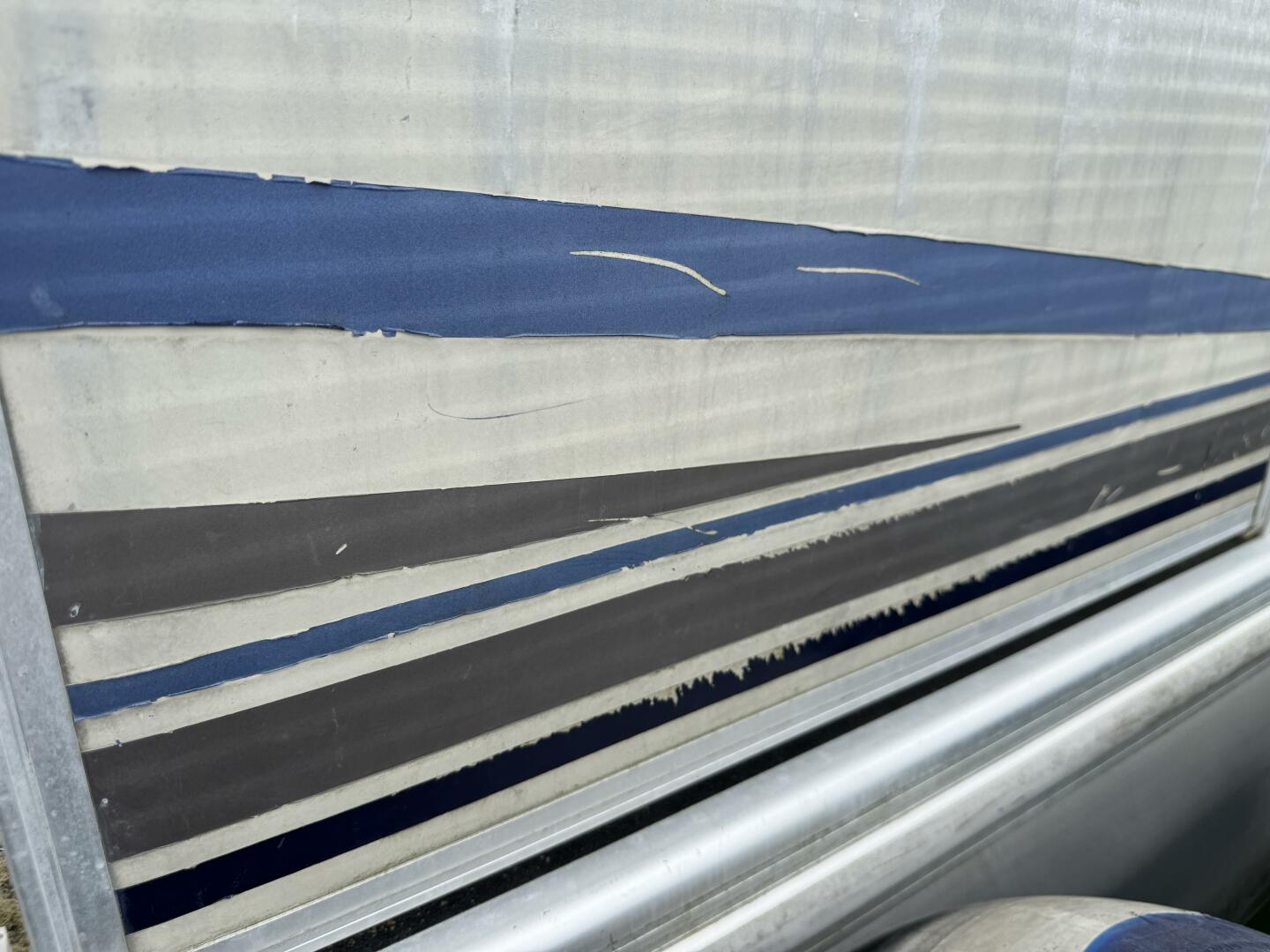 Slide: The Image of Bennington 257L Pontoon Boat 2002 - 5302226