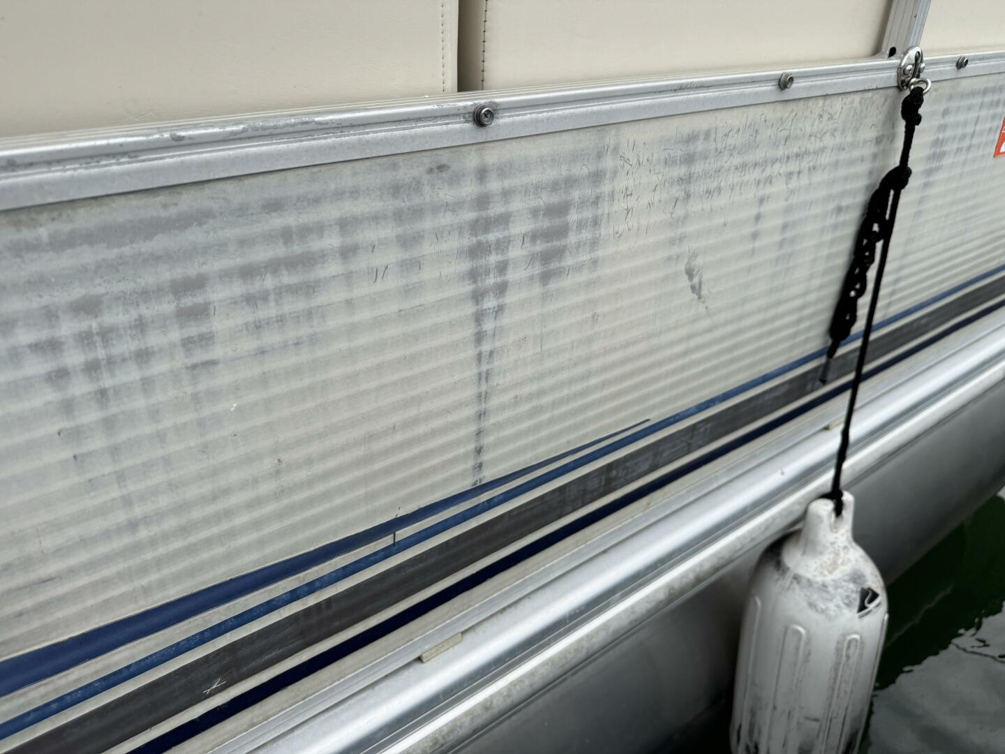 Slide: The Image of Bennington 257L Pontoon Boat 2002 - 5302233