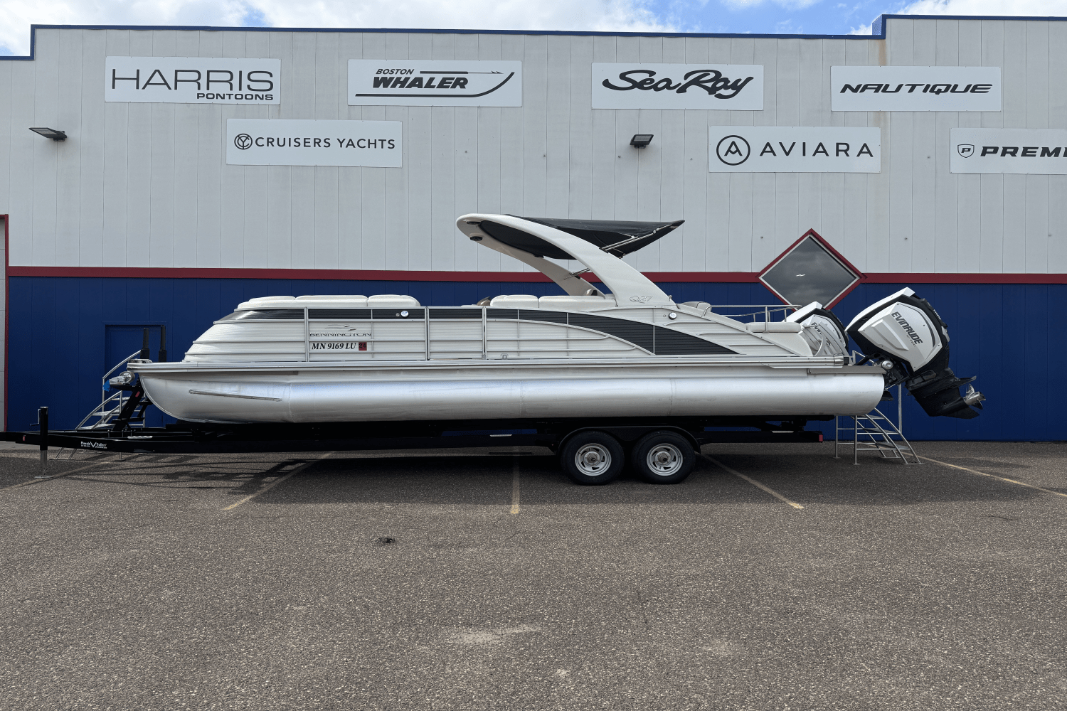 Slide: The Image of Bennington 27QSBAX2-TWIN 2019 - 1