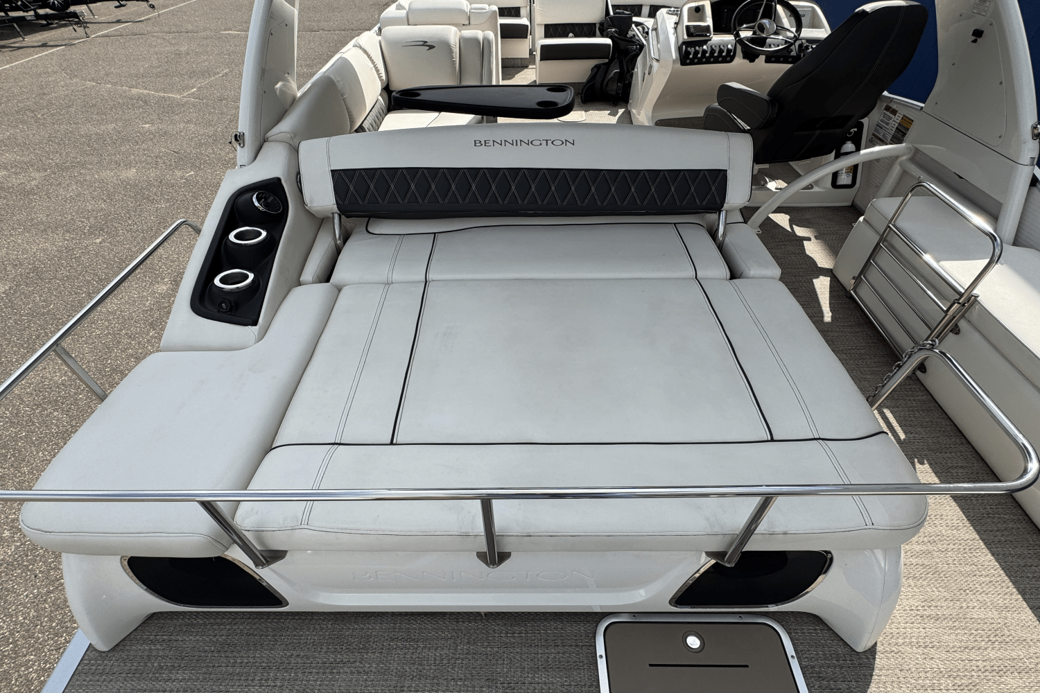 Slide: The Image of Bennington 27QSBAX2-TWIN 2019 - 11