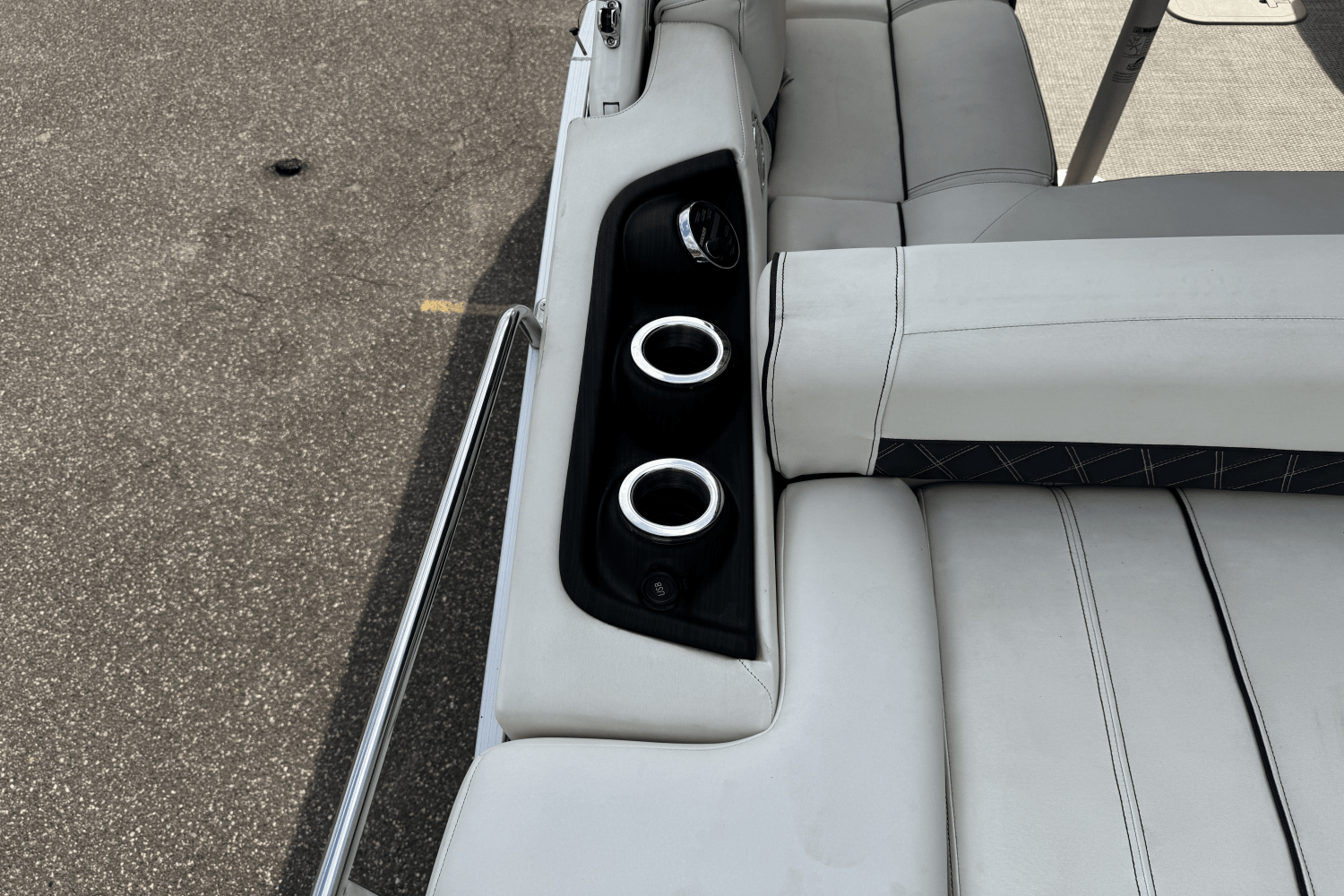 Slide: The Image of Bennington 27QSBAX2-TWIN 2019 - 12