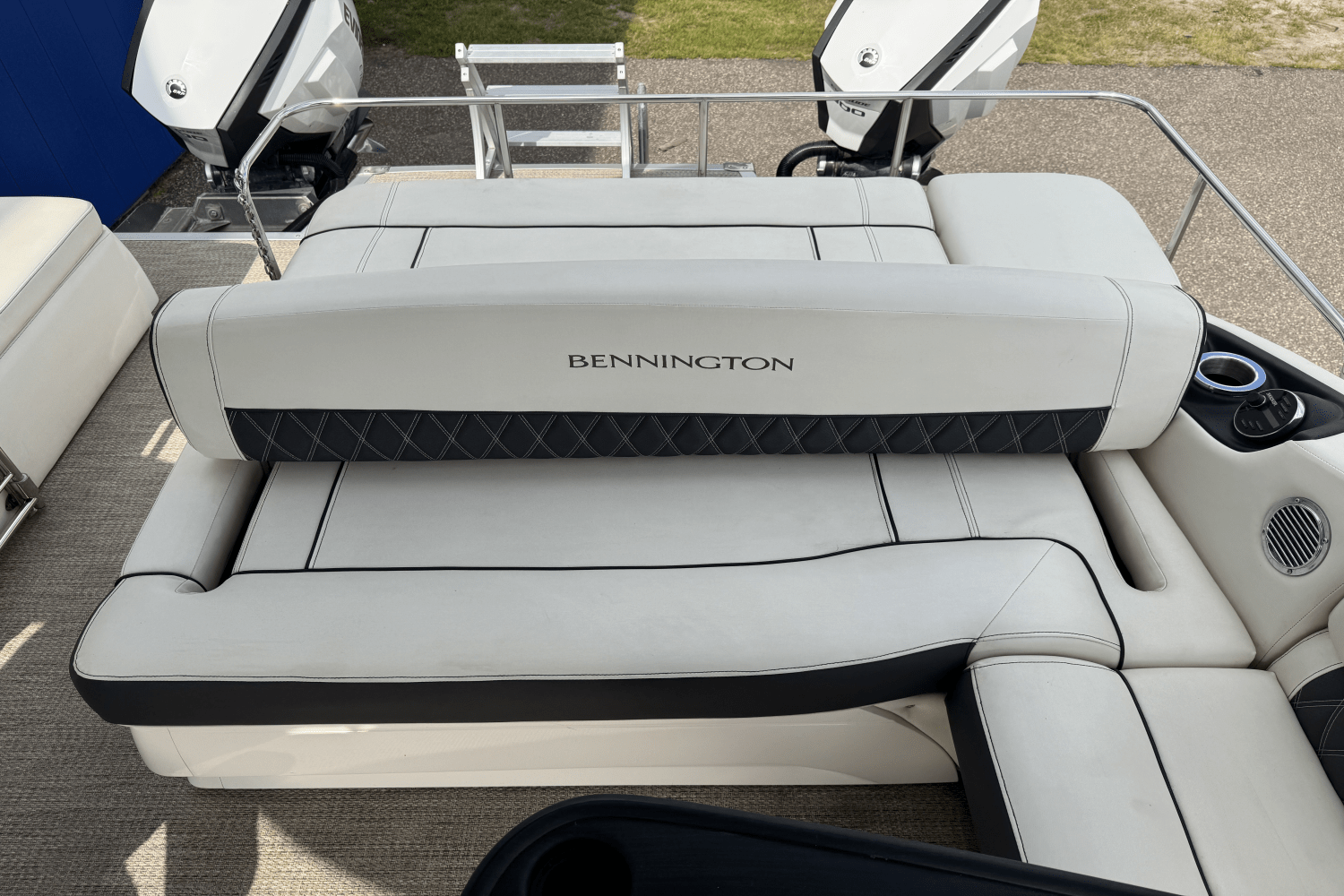 Slide: The Image of Bennington 27QSBAX2-TWIN 2019 - 17