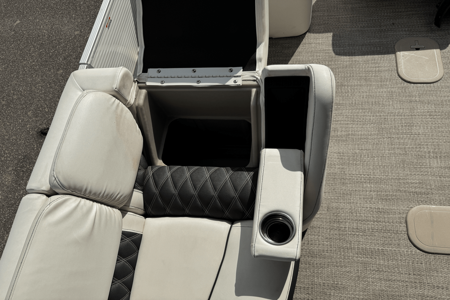 Slide: The Image of Bennington 27QSBAX2-TWIN 2019 - 25