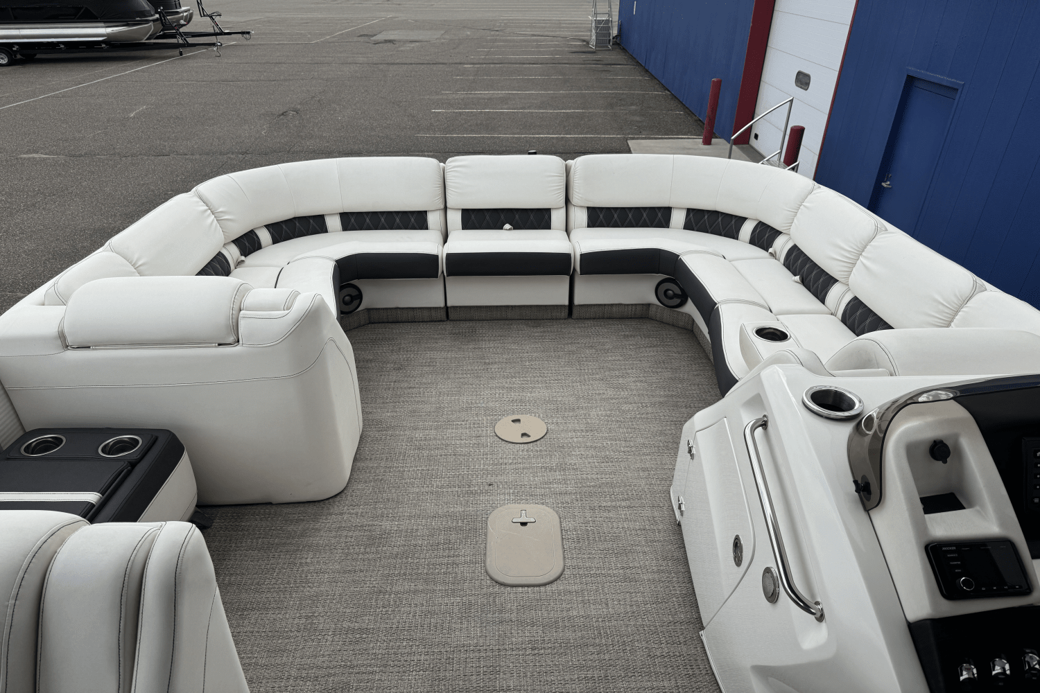 Slide: The Image of Bennington 27QSBAX2-TWIN 2019 - 33