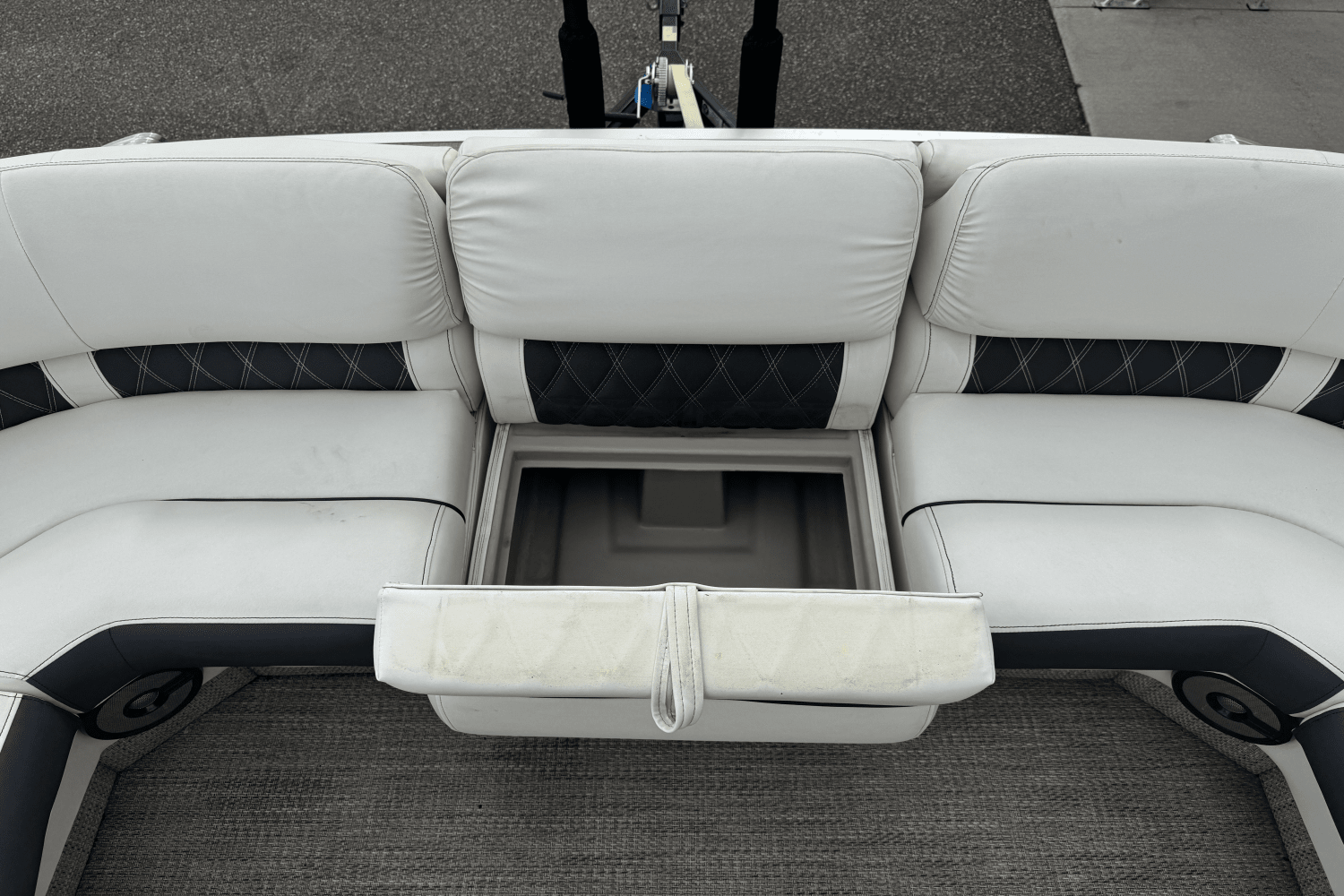 Slide: The Image of Bennington 27QSBAX2-TWIN 2019 - 34