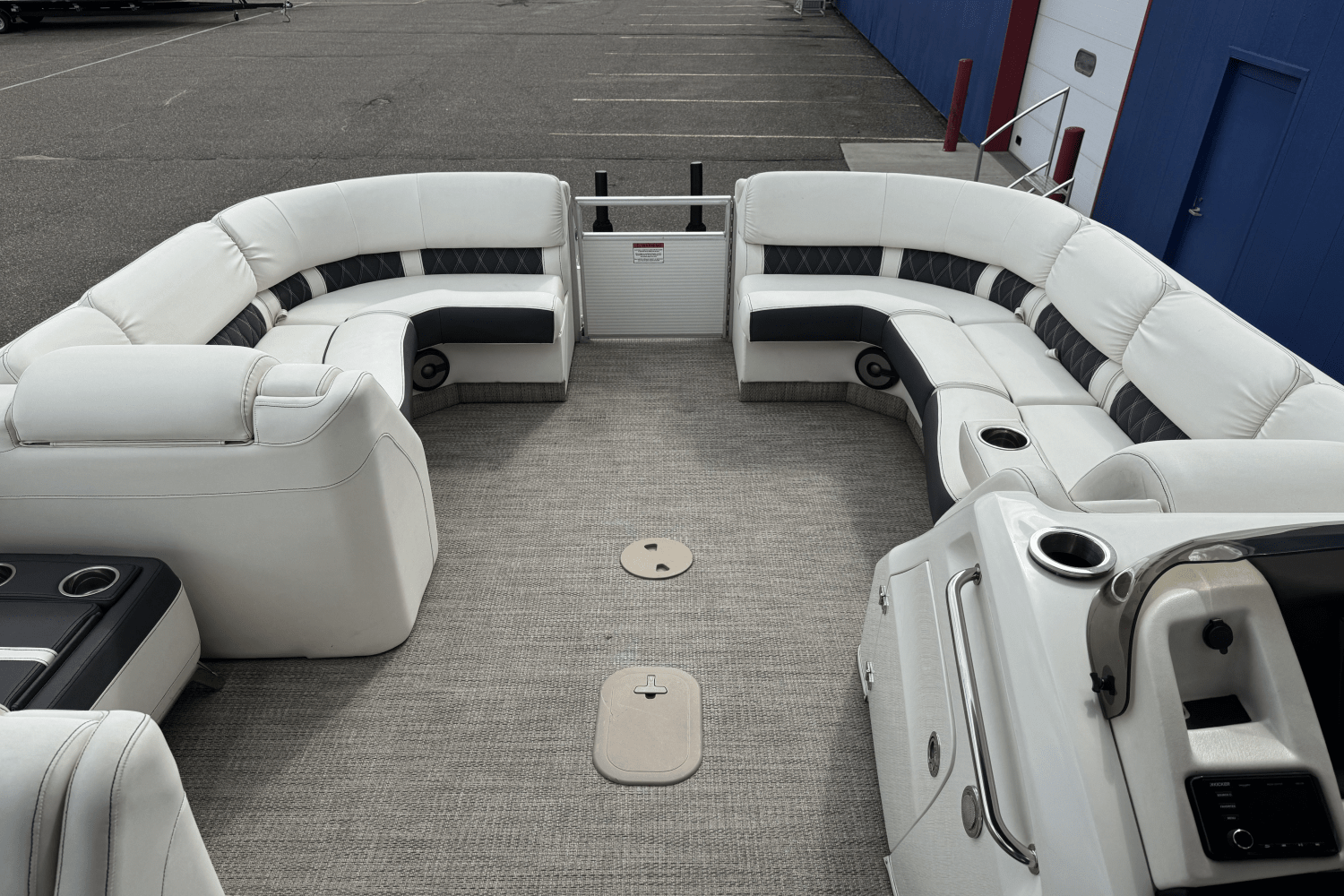 Slide: The Image of Bennington 27QSBAX2-TWIN 2019 - 35