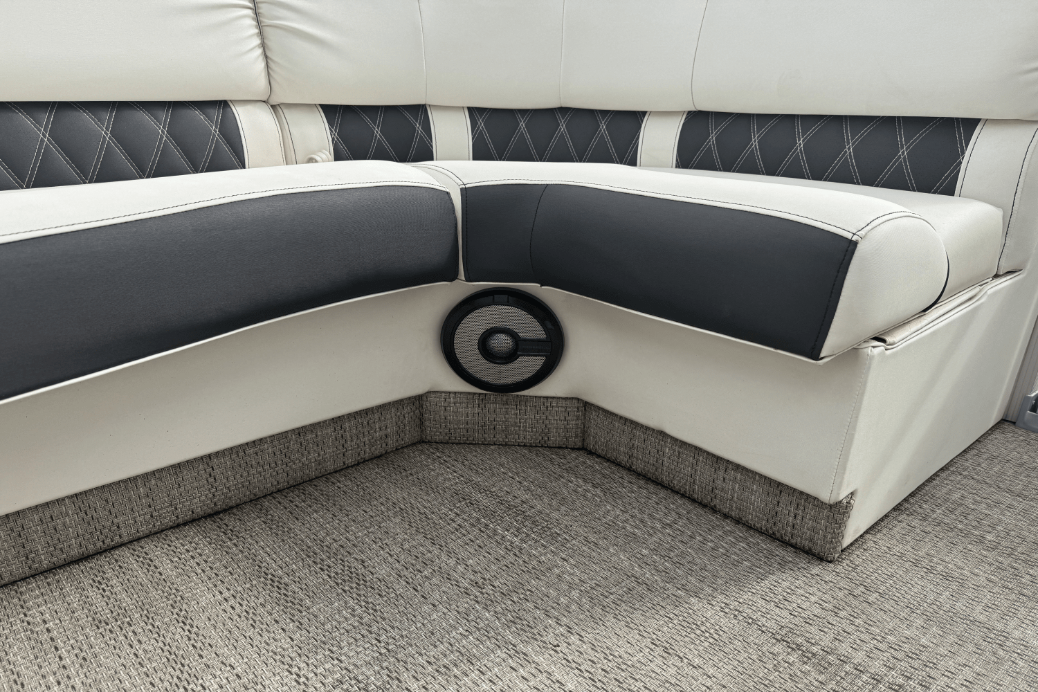 Slide: The Image of Bennington 27QSBAX2-TWIN 2019 - 37