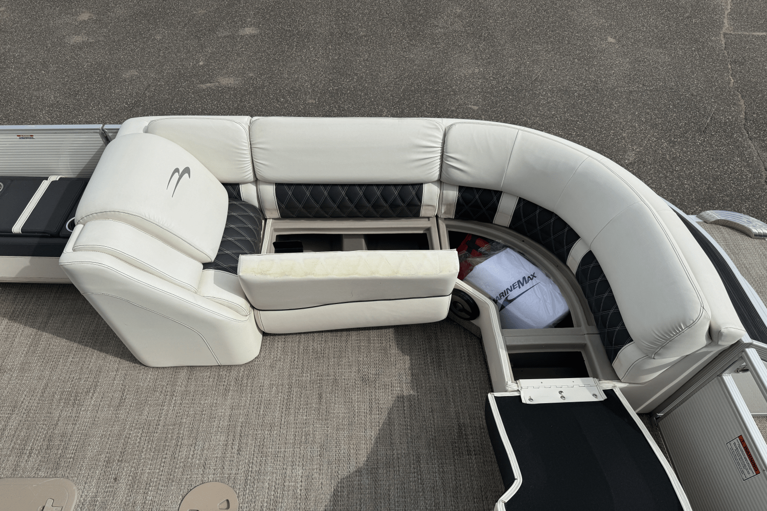 Slide: The Image of Bennington 27QSBAX2-TWIN 2019 - 38