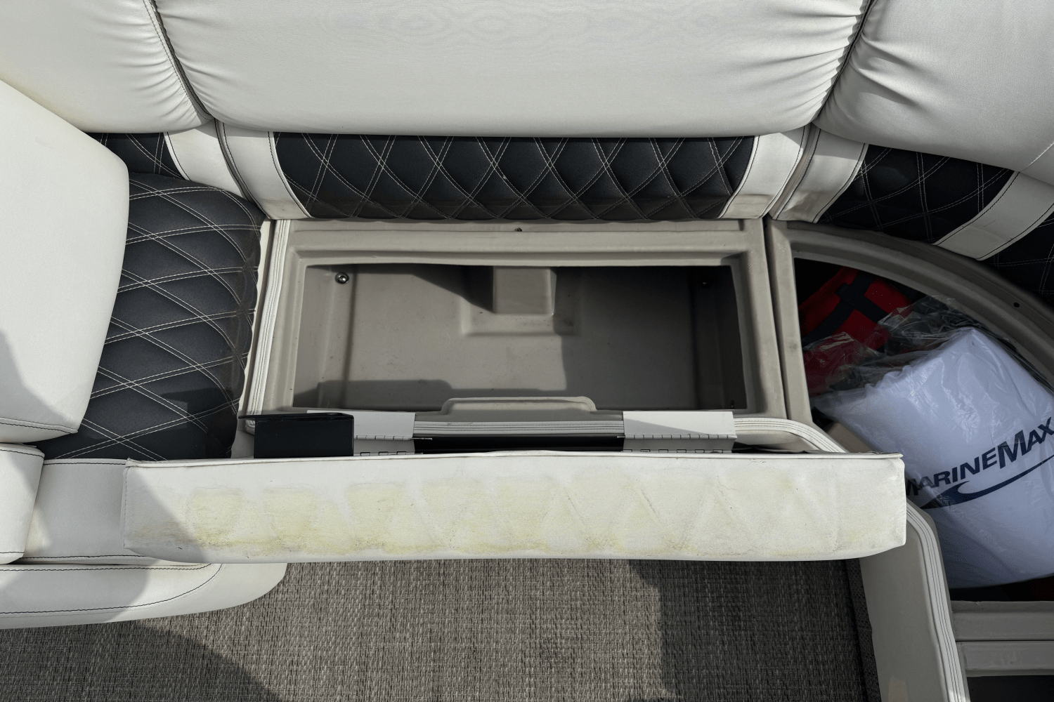 Slide: The Image of Bennington 27QSBAX2-TWIN 2019 - 39