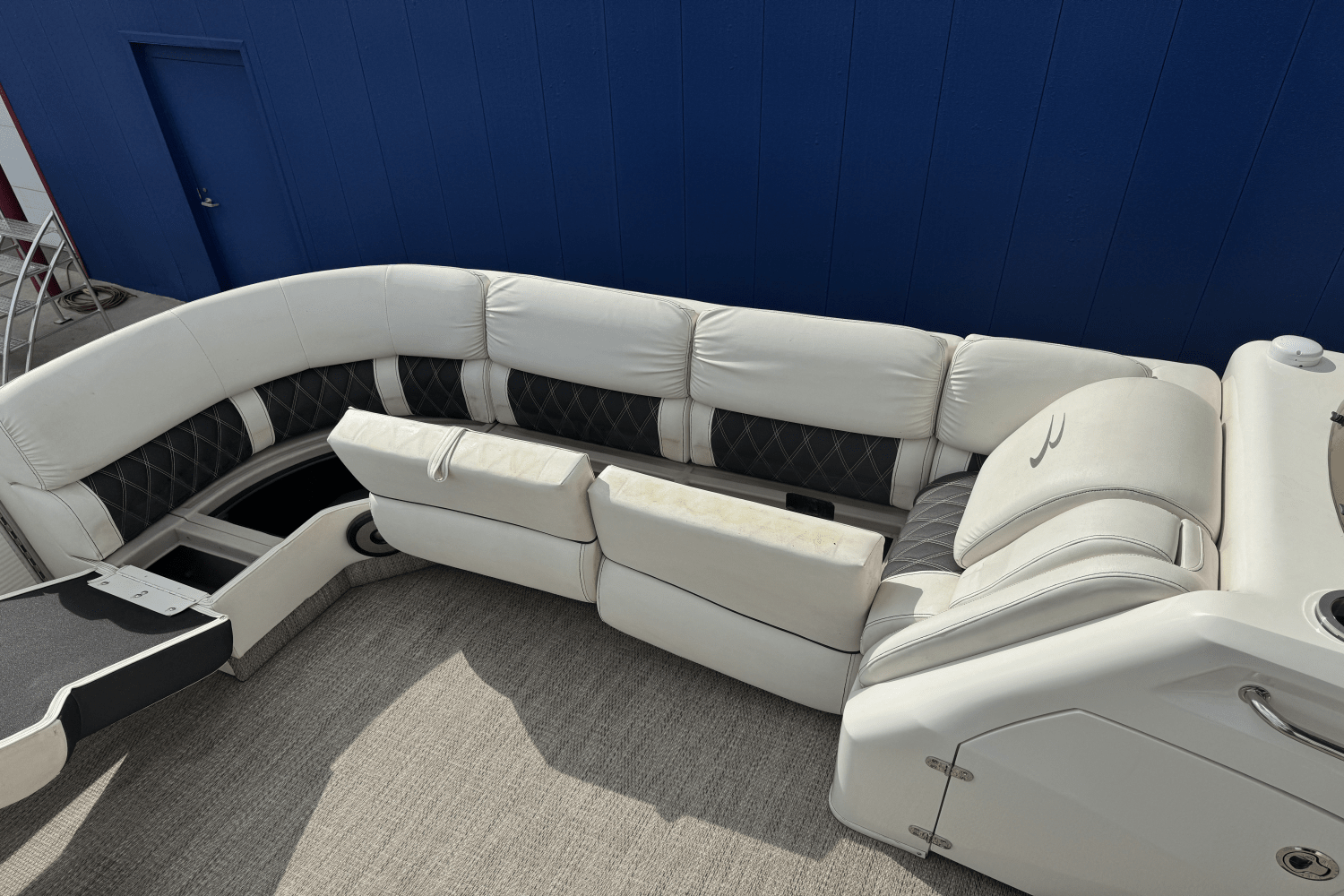 Slide: The Image of Bennington 27QSBAX2-TWIN 2019 - 43