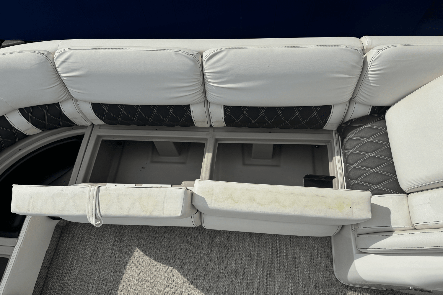 Slide: The Image of Bennington 27QSBAX2-TWIN 2019 - 44