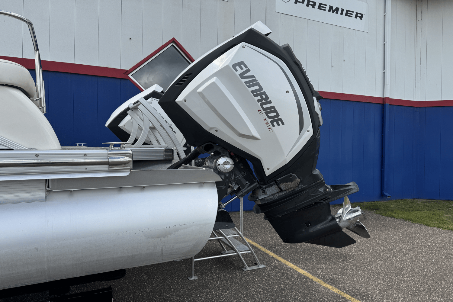 Slide: The Image of Bennington 27QSBAX2-TWIN 2019 - 7