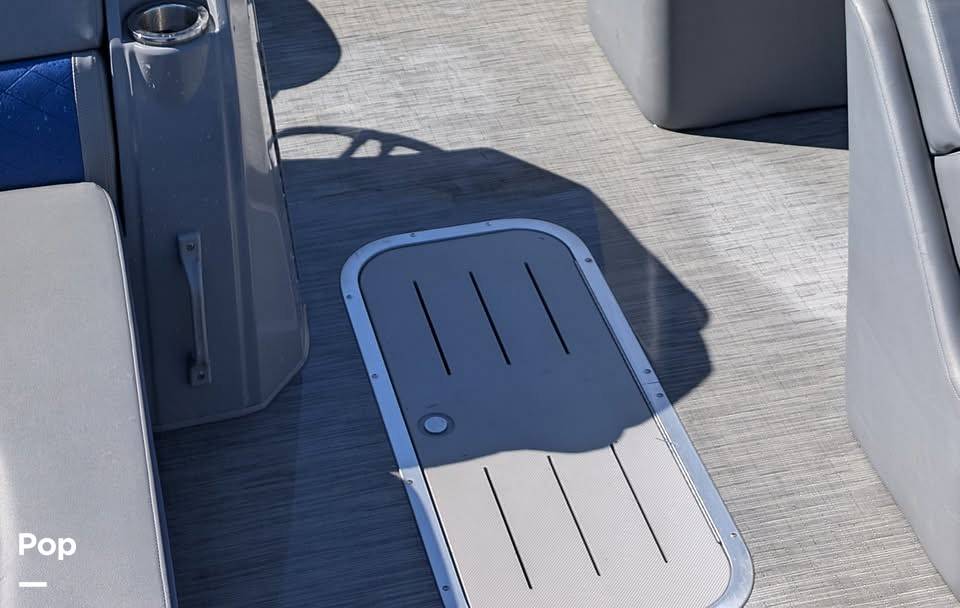 Slide: The Image of Bennington LX 23 SL 2022 - 15887703