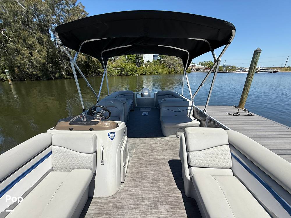 Slide: The Image of New Bimini Top - 15353455