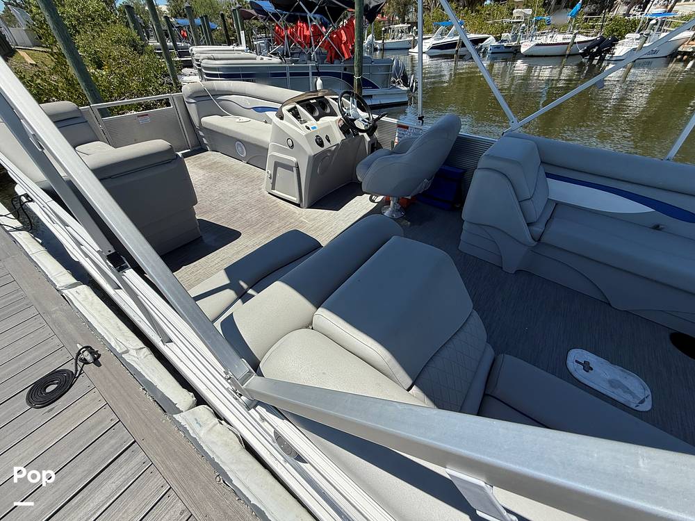 Slide: The Image of Bennington S 22 2023 - 15357105