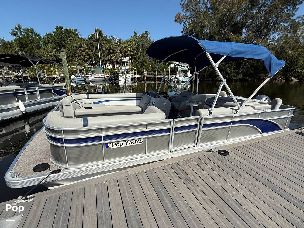 Slide: The Image of Bennington S22 SS Rear Fish 2023 - 15345666