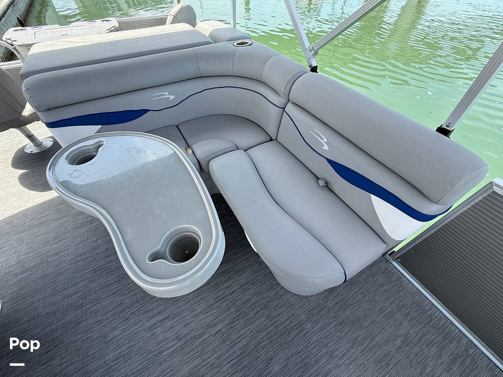 Slide: The Image of L-shaped Cockpit Seating With Table - 15287702