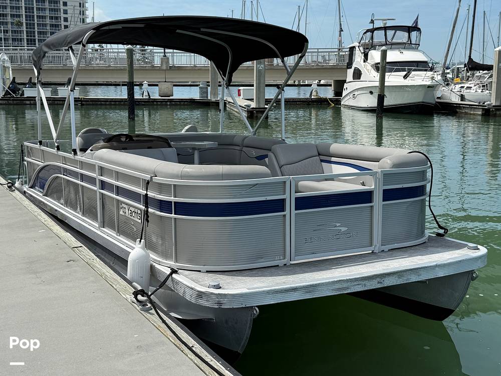 Slide: The Image of Bennington S22 SS Rear Fish 2023 - 15287710