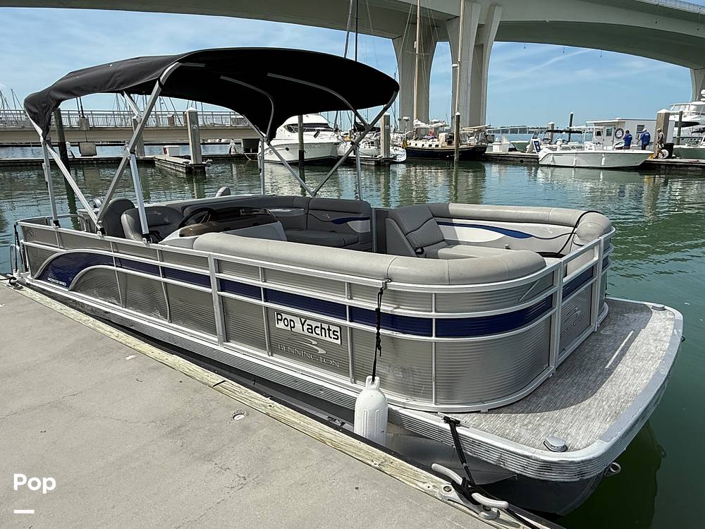 Slide: The Image of Bennington S22 SS Rear Fish 2023 - 15287711