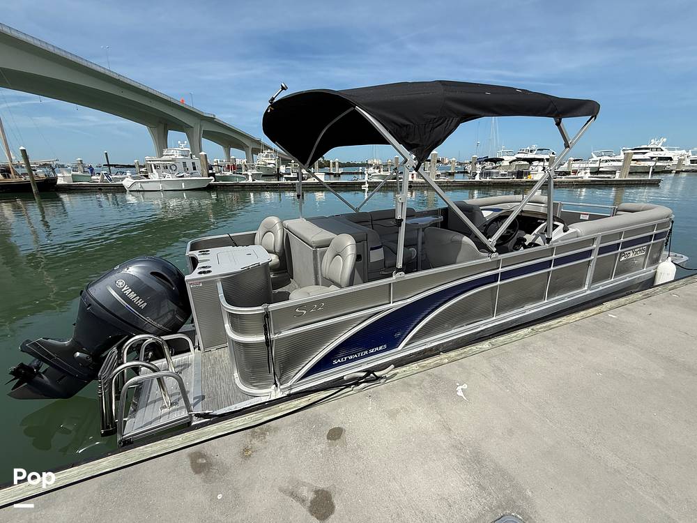 Slide: The Image of Bennington S22 SS Rear Fish 2023 - 15287713