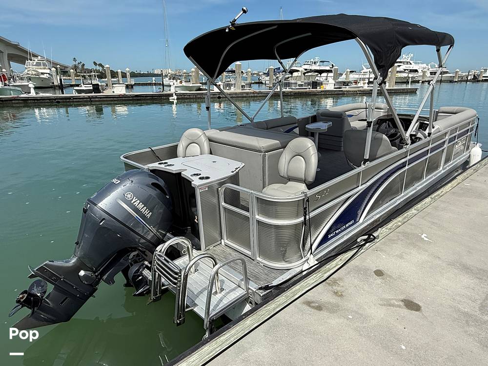 Slide: The Image of Bennington S22 SS Rear Fish 2023 - 15287714