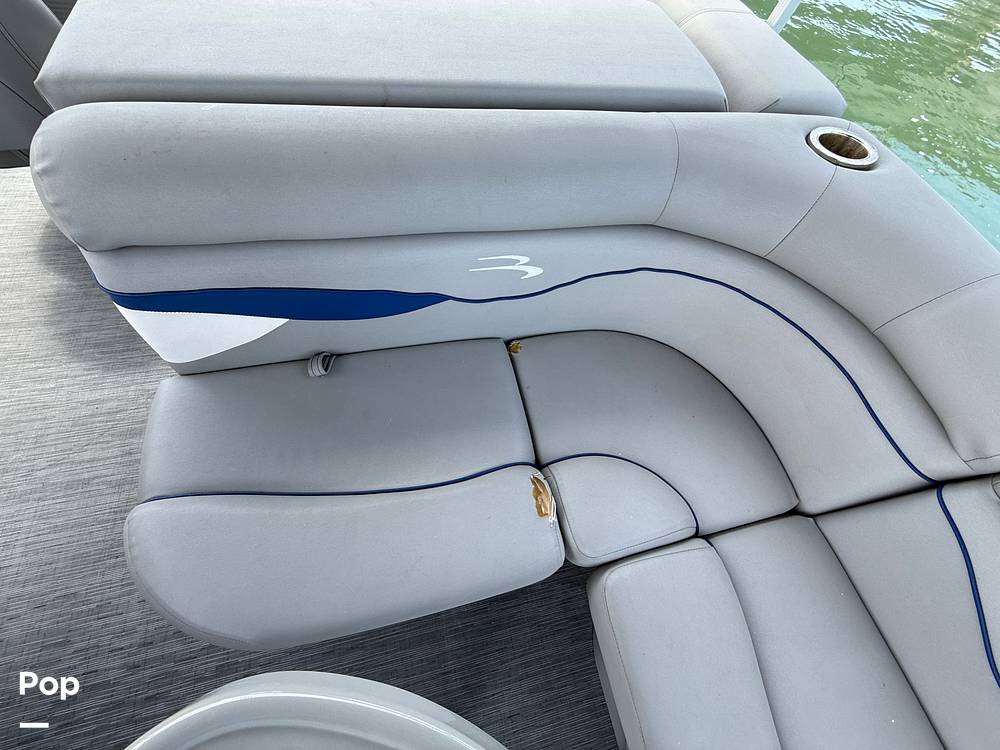 Slide: The Image of Bennington S22 SS Rear Fish 2023 - 15287899