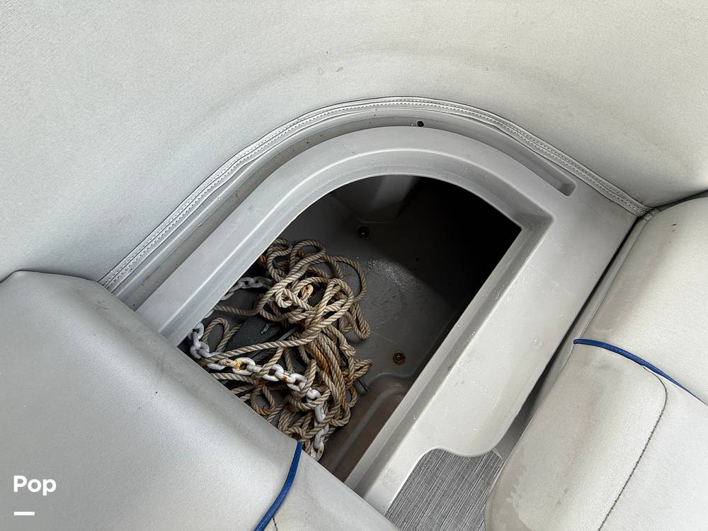 Slide: The Image of Bennington S22 SS Rear Fish 2023 - 15287901