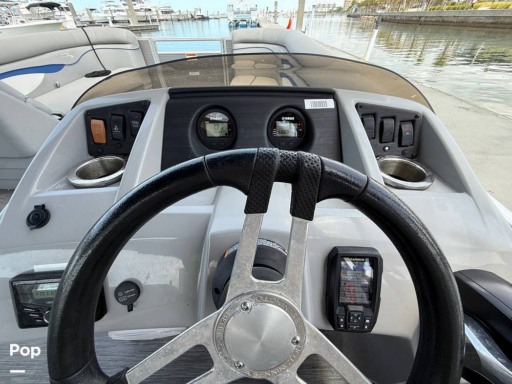 Slide: The Image of Bennington S22 SS Rear Fish 2023 - 15287908