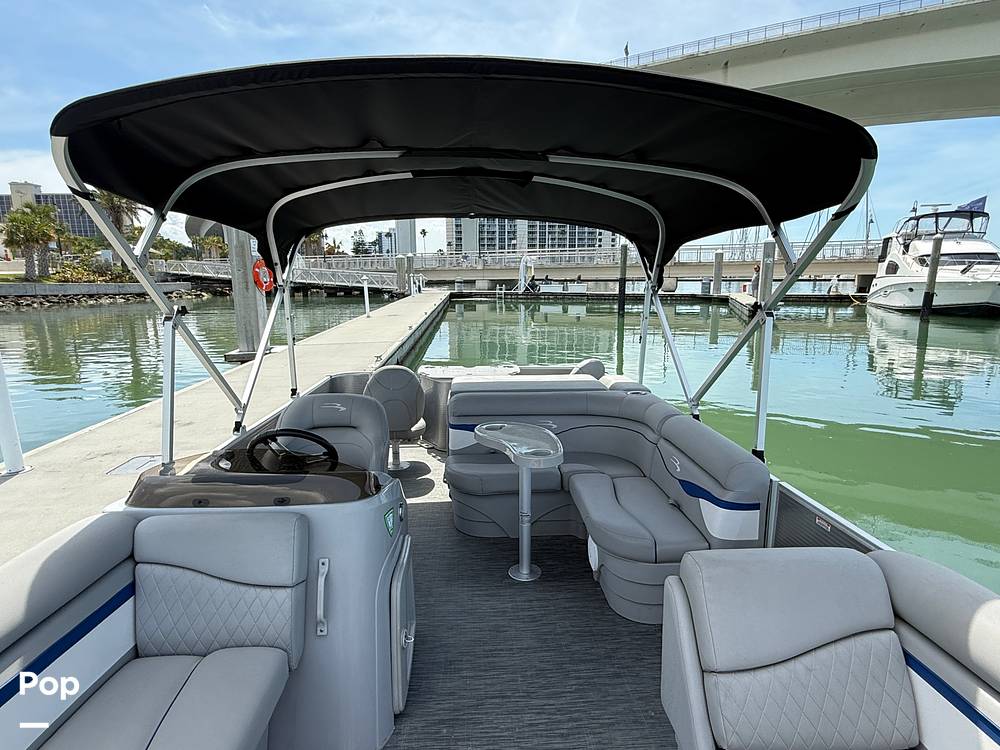 Slide: The Image of Bennington S22 SS Rear Fish 2023 - 15287929