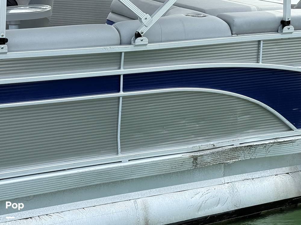 Slide: The Image of Bennington S22 SS Rear Fish 2023 - 15287973