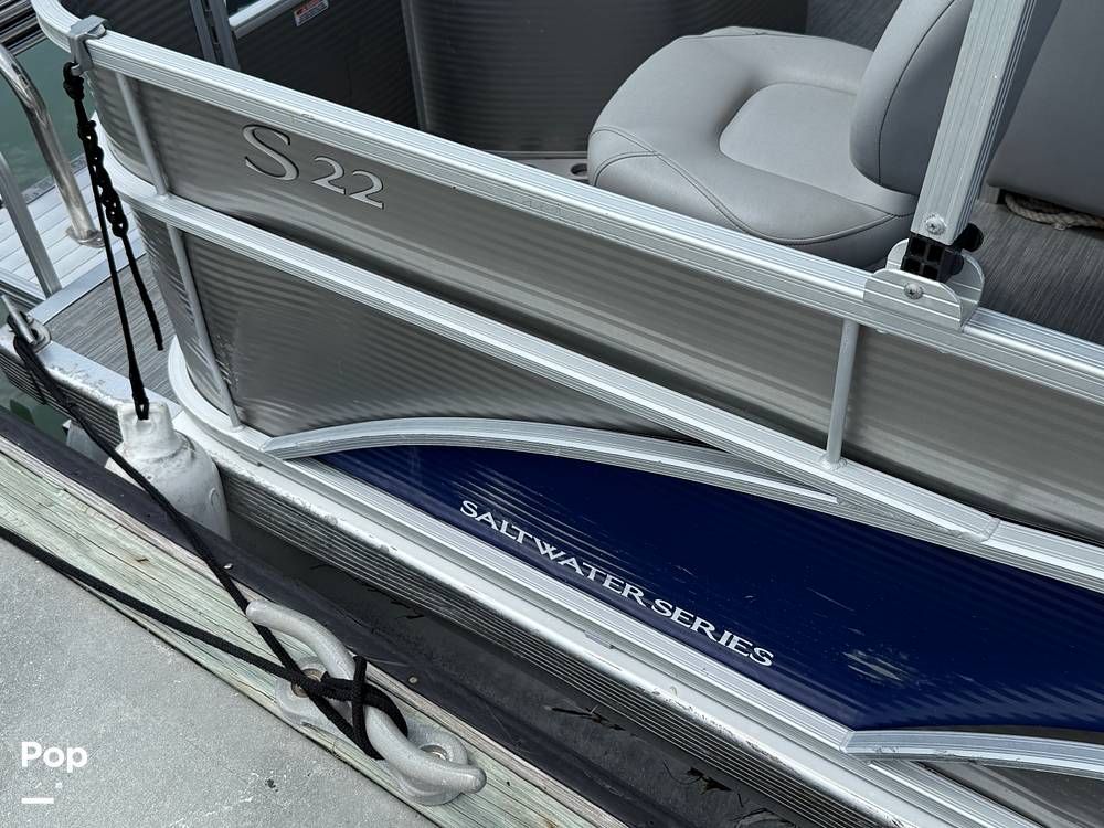 Slide: The Image of Bennington S22 SS Rear Fish 2023 - 15287985