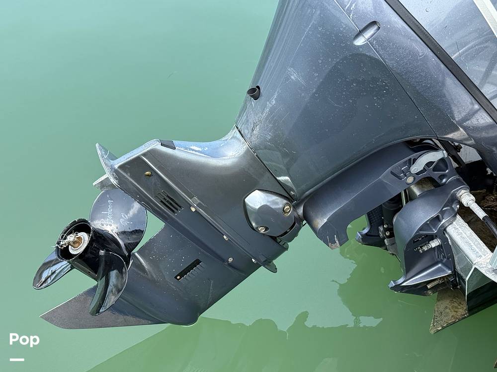 Slide: The Image of Bennington S22 SS Rear Fish 2023 - 15287989