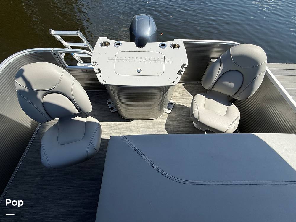 Slide: The Image of Livewell & Pedestal Seats - 15345657