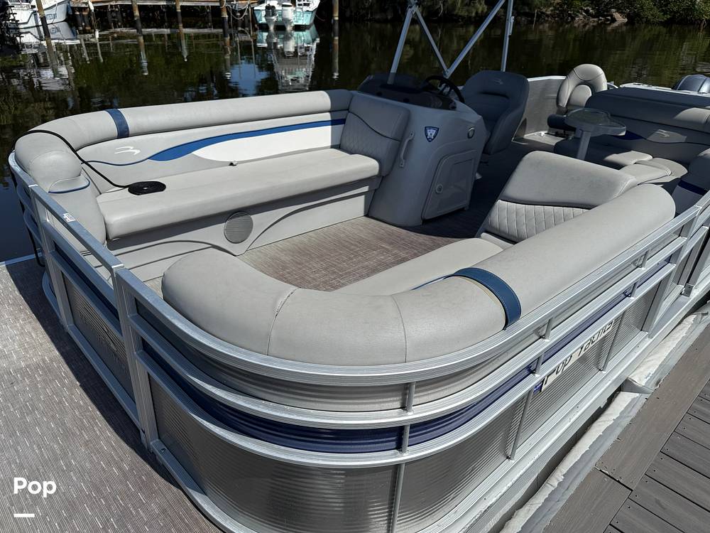 Slide: The Image of Bennington S22 SS Rear Fish 2023 - 15345674