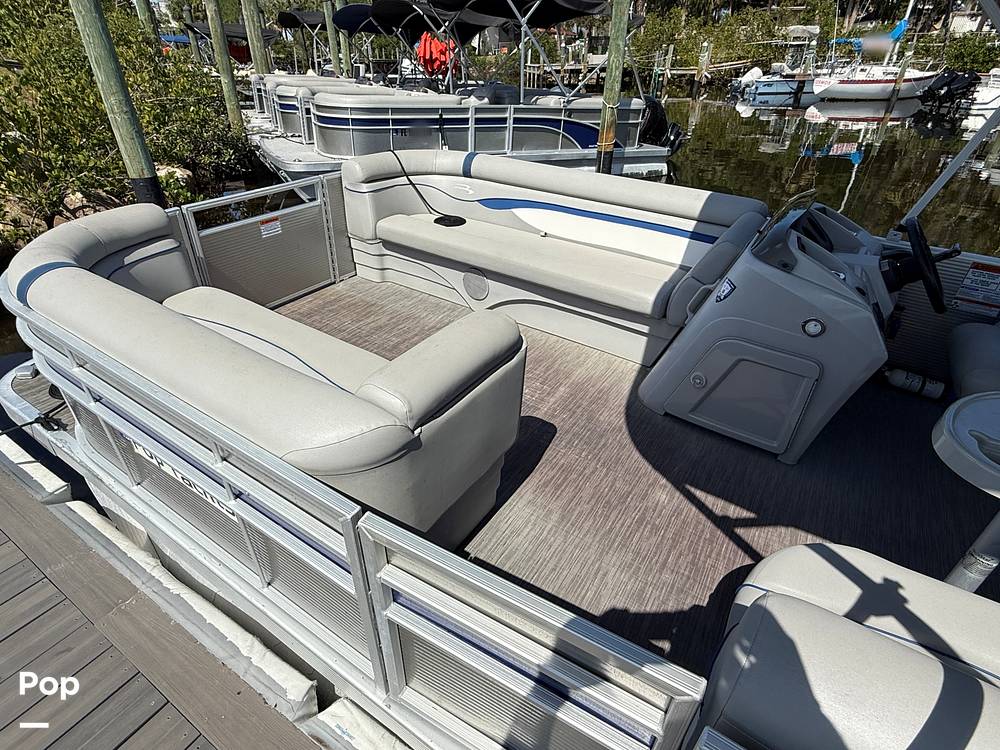 Slide: The Image of Bennington S22 SS Rear Fish 2023 - 15345675