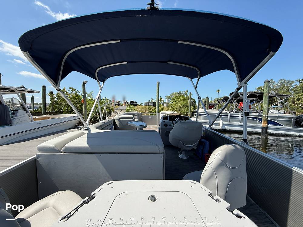 Slide: The Image of Bennington S22 SS Rear Fish 2023 - 15345686