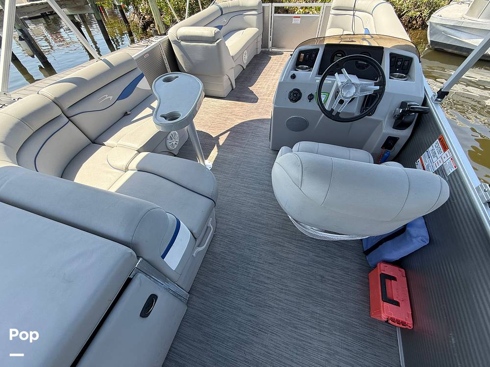 Slide: The Image of Bennington S22 SS Rear Fish 2023 - 15345696