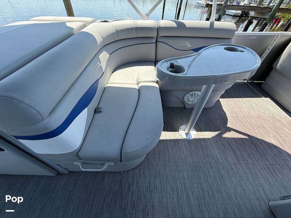 Slide: The Image of Bennington S22 SS Rear Fish 2023 - 15345698