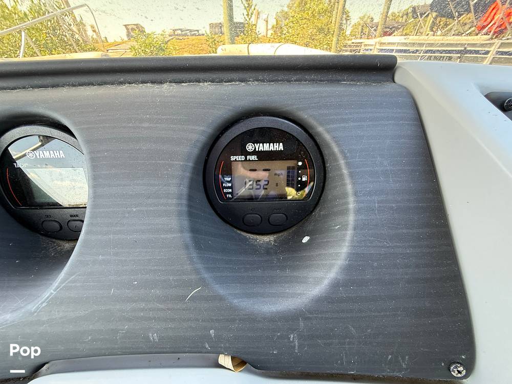 Slide: The Image of Bennington S22 SS Rear Fish 2023 - 15345712