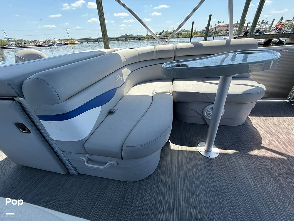 Slide: The Image of Bennington S22 SS Rear Fish 2023 - 15345724