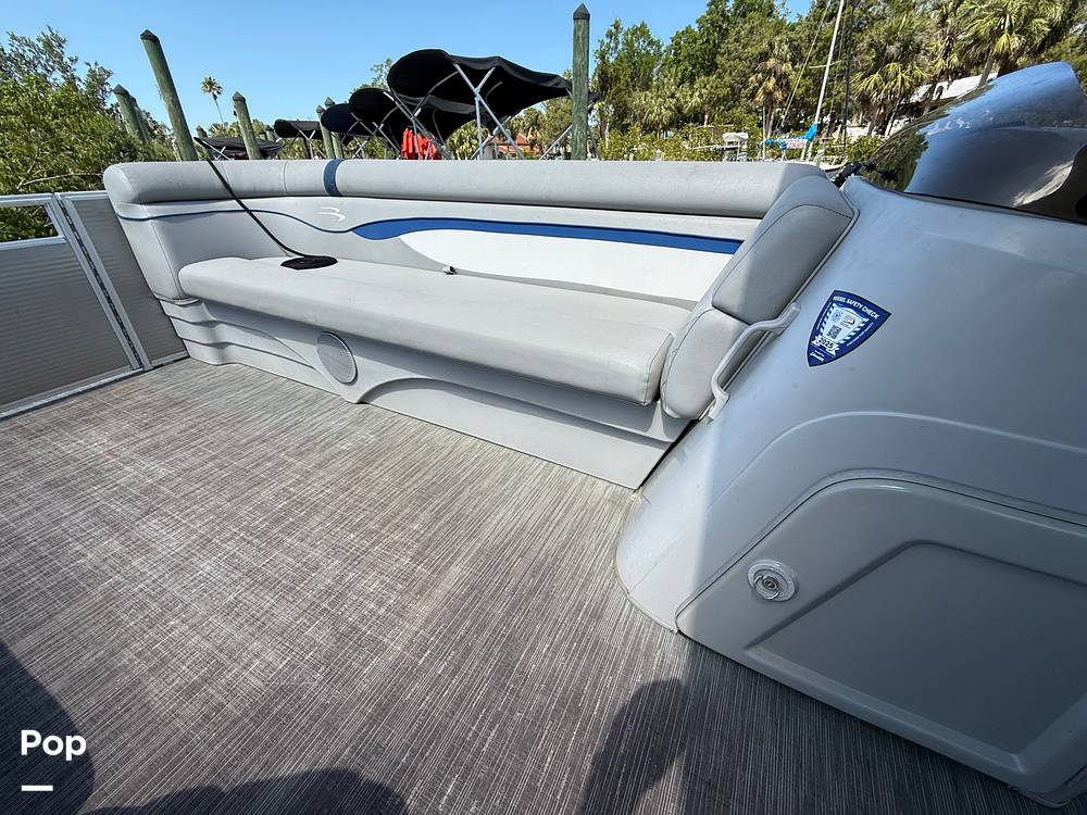 Slide: The Image of Bennington S22 SS Rear Fish 2023 - 15345728