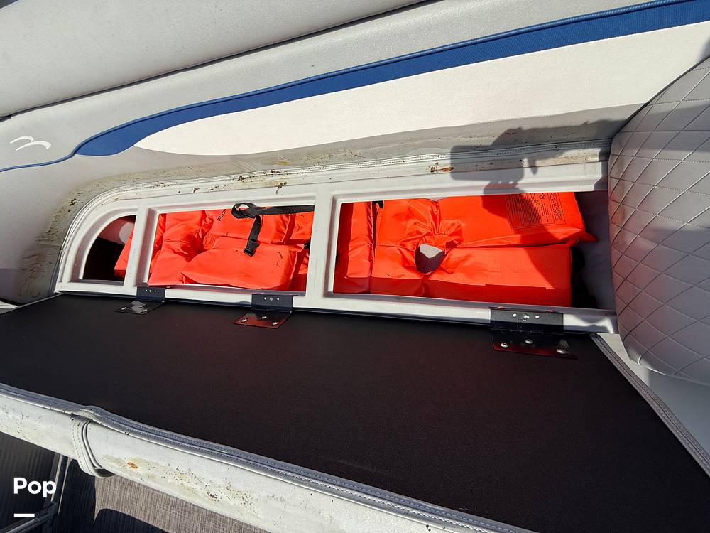 Slide: The Image of Bennington S22 SS Rear Fish 2023 - 15345730