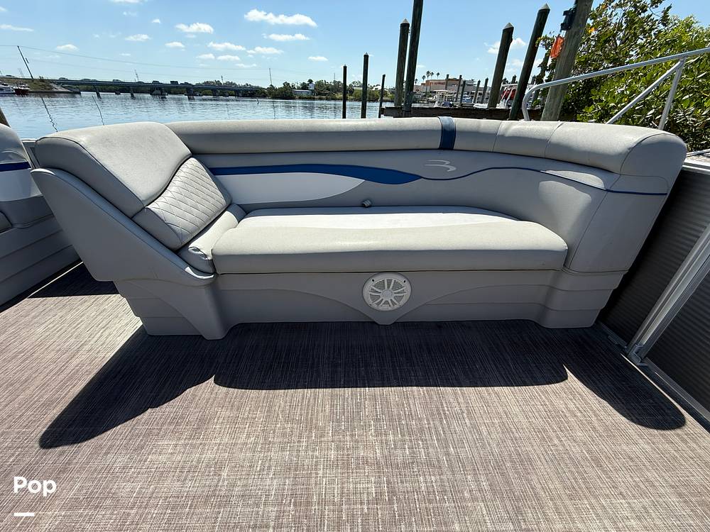 Slide: The Image of Bennington S22 SS Rear Fish 2023 - 15345731