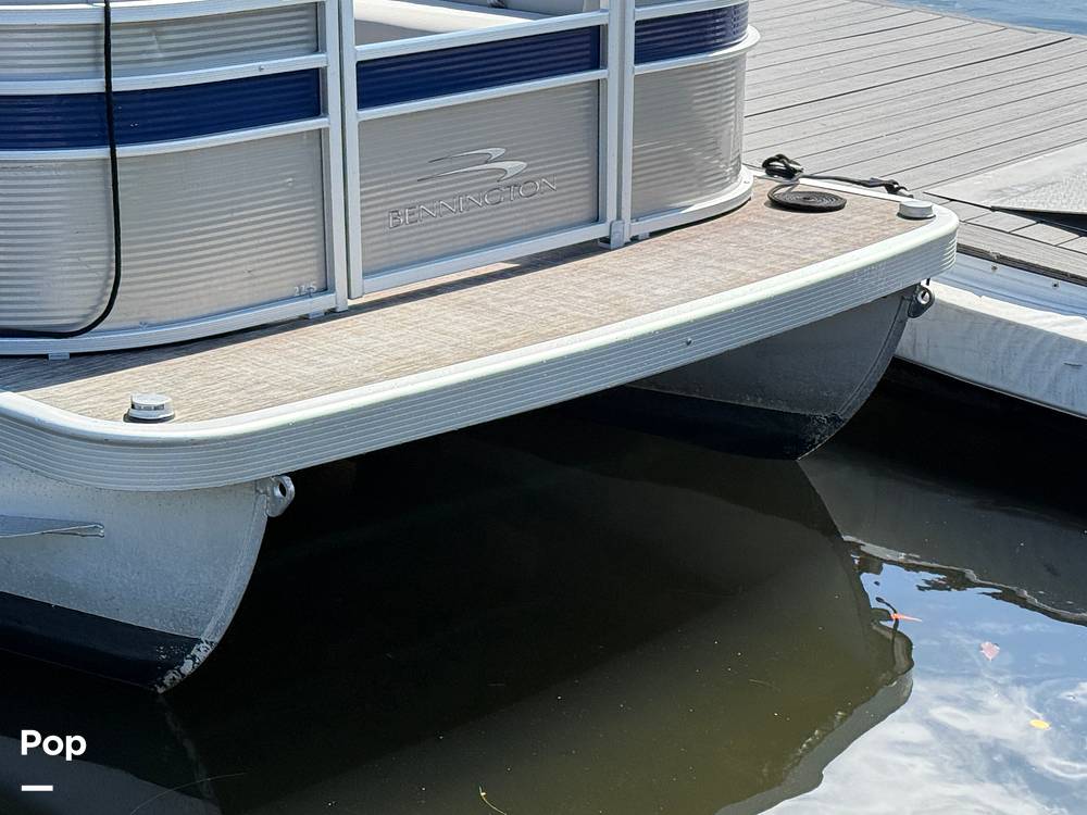 Slide: The Image of Bennington S22 SS Rear Fish 2023 - 15345748