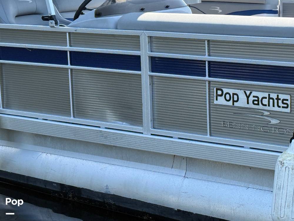 Slide: The Image of Bennington S22 SS Rear Fish 2023 - 15345751