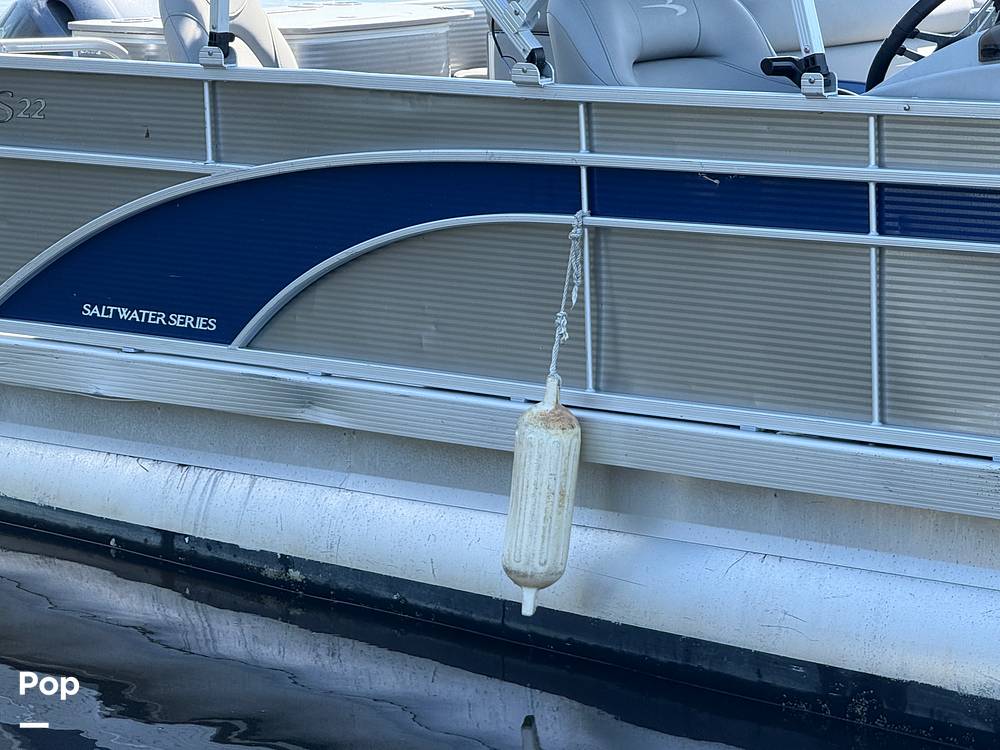 Slide: The Image of Bennington S22 SS Rear Fish 2023 - 15345753