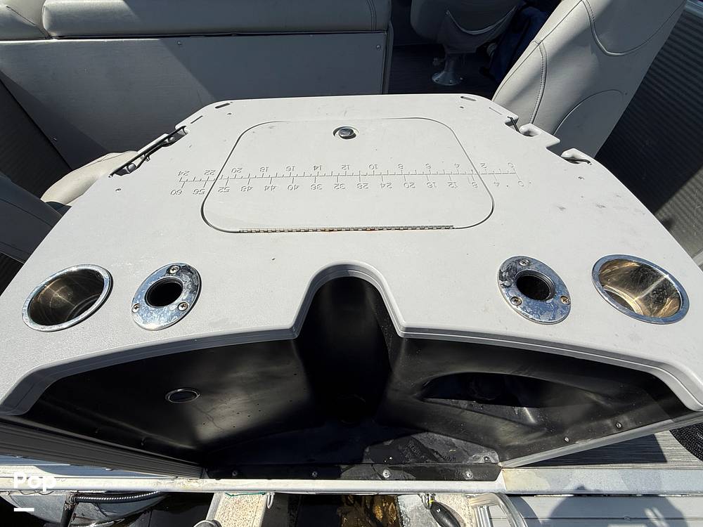 Slide: The Image of Bennington S22 SS Rear Fish 2023 - 15345756