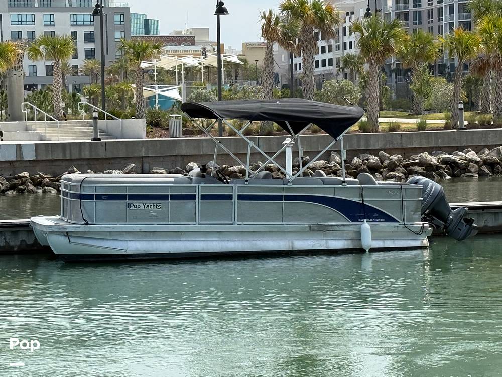 Slide: The Image of Bennington S22 SS Rear Fish 2023 - 15287722