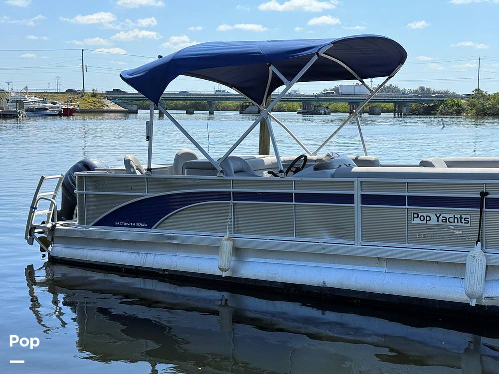 Slide: The Image of Bennington S22 SS Rear Fish 2023 - 15345684